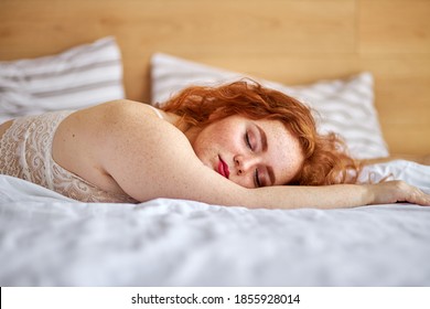 lazy-sexy-redhead-female-sleep-260nw-1855928014.jpg.43c72ea5eb7640b0d90c013bd576a01d.jpg