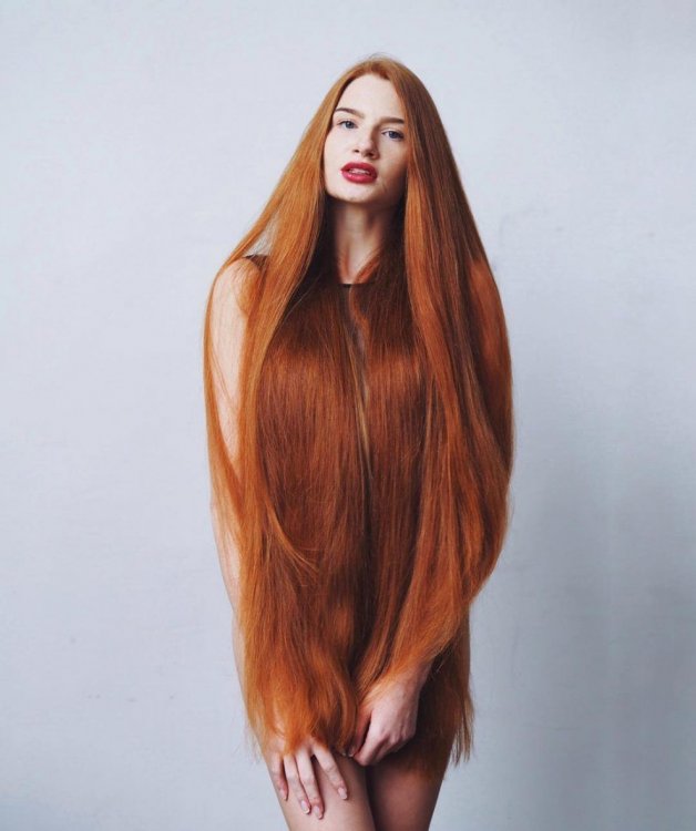 Russian Woman Who Suffered From Alopecia Now Has Beautiful Long Hair.jpg