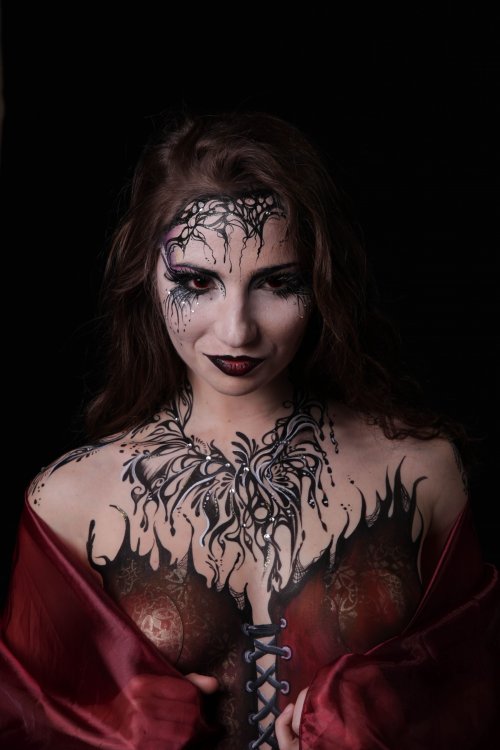 artist Annie Reynolds painted at the 2012 Face and Body Art International Convention.jpg